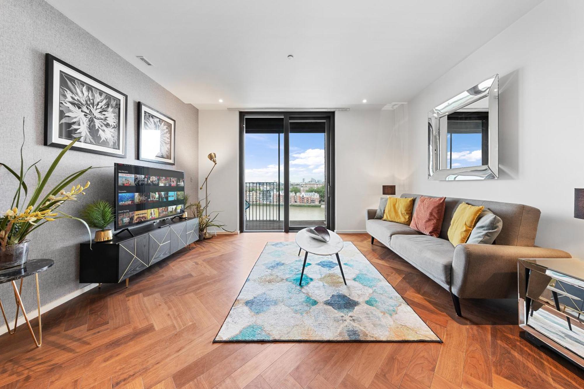 Spectacular Riverview Two Bedroom Luxury Designer Apartment-ac-parking-wifi-2 Bathrooms Apartment *