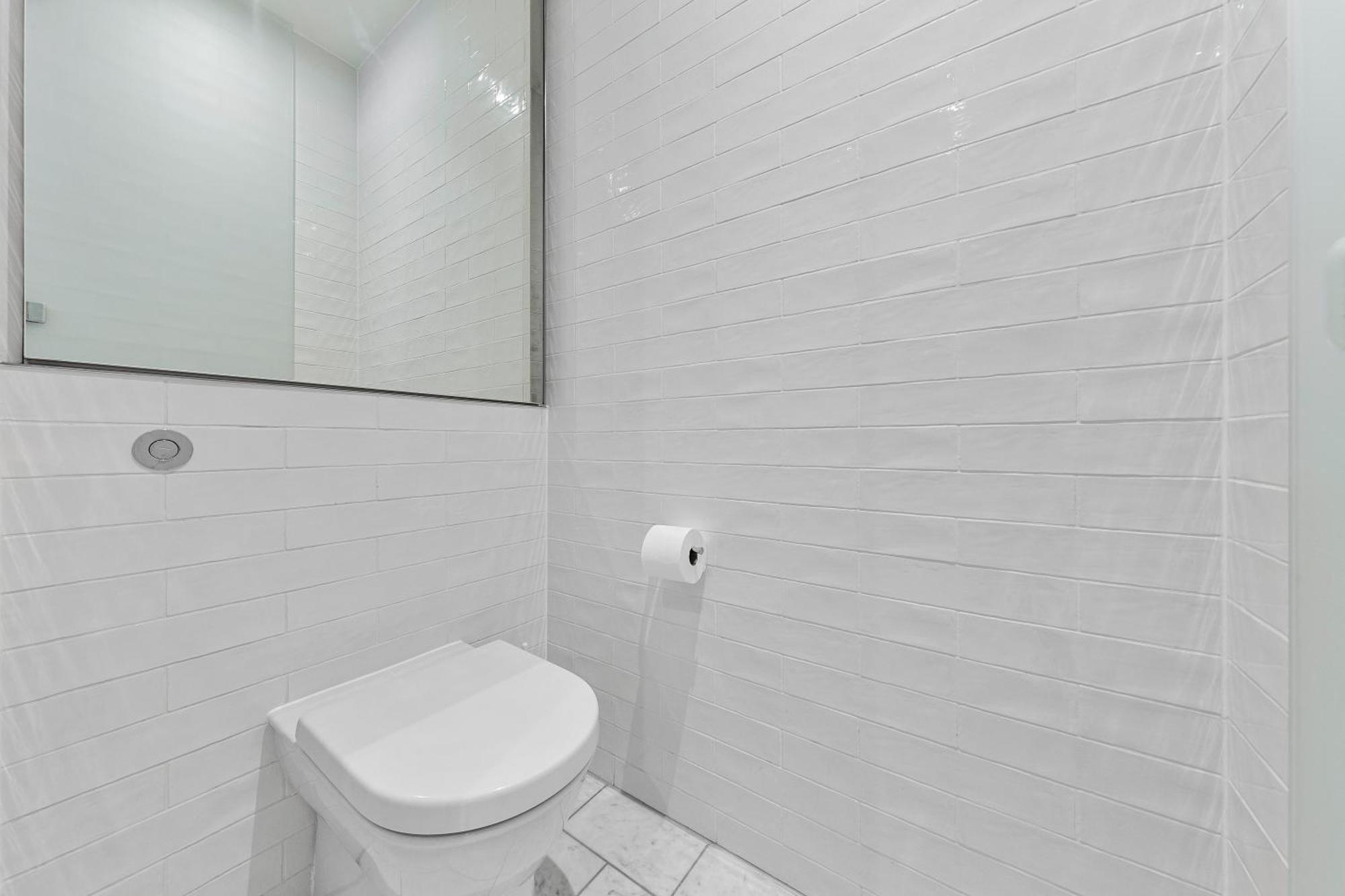 Spectacular Riverview Two Bedroom Luxury Designer Apartment-ac-parking-wifi-2 Bathrooms *