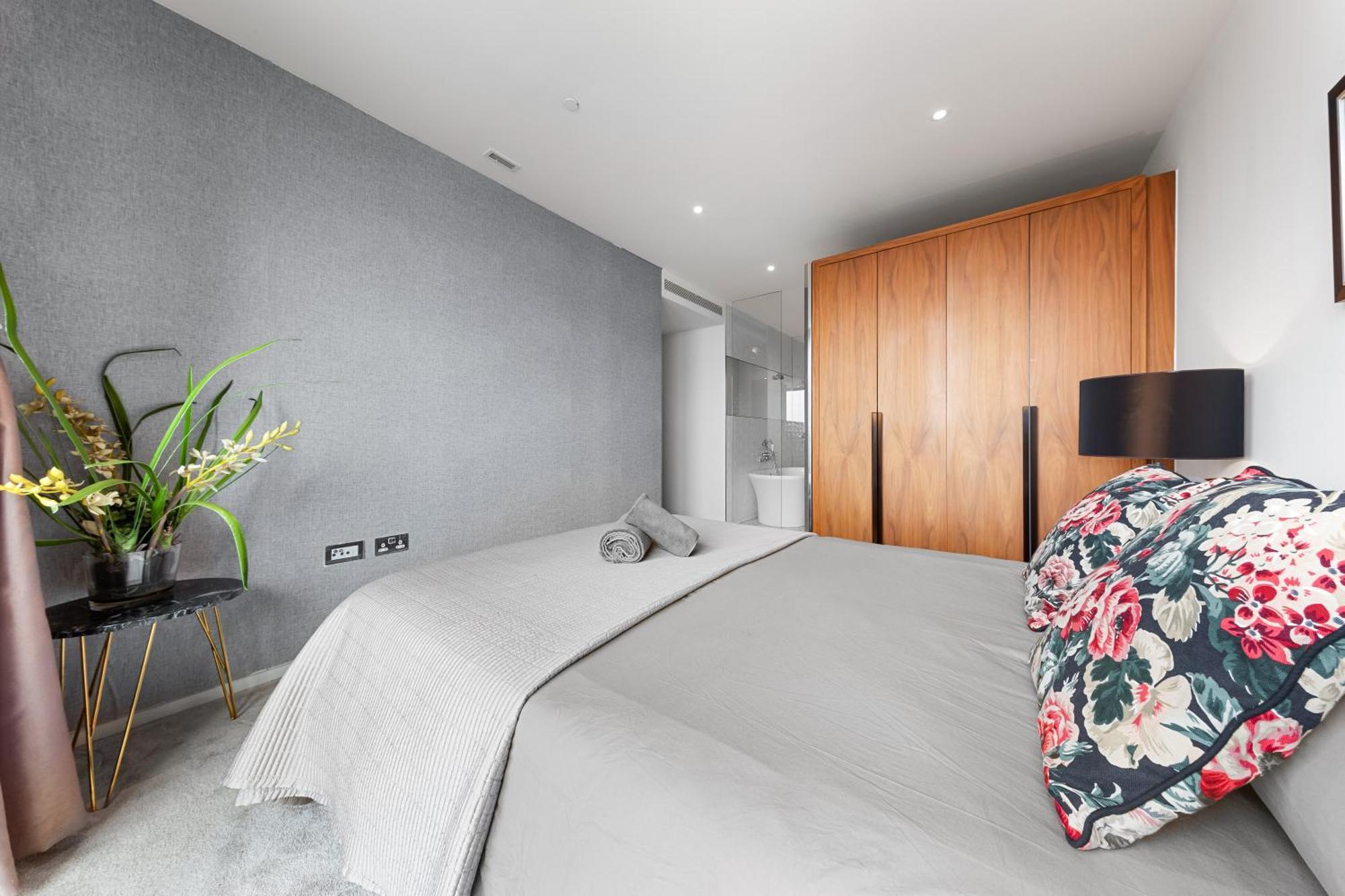 Spectacular Riverview Two Bedroom Luxury Designer Apartment-ac-parking-wifi-2 Bathrooms Appartamento