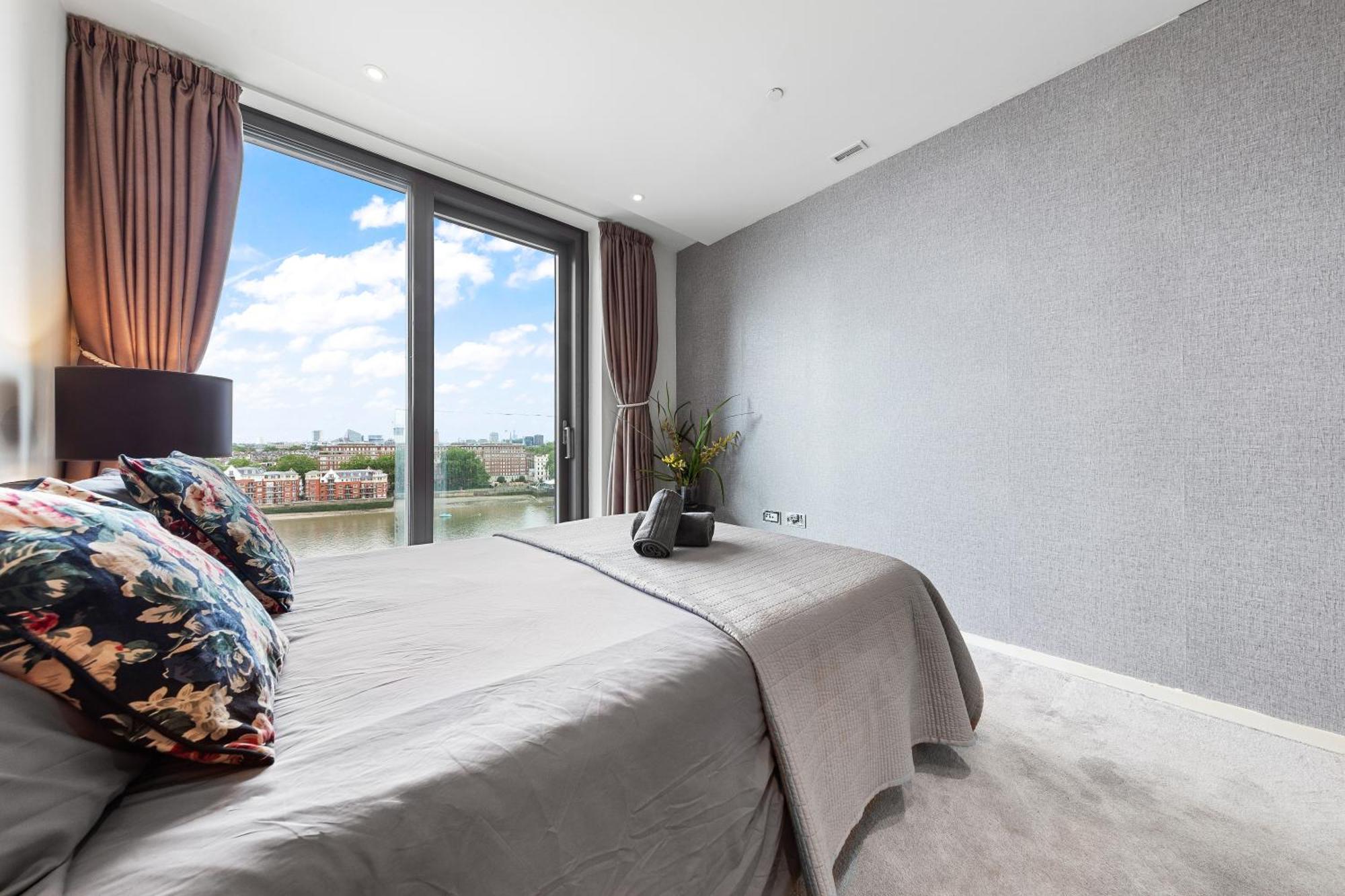 Spectacular Riverview Two Bedroom Luxury Designer Apartment-ac-parking-wifi-2 Bathrooms Londra