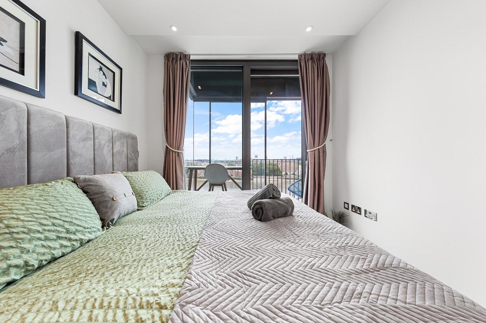 Spectacular Riverview Two Bedroom Luxury Designer Apartment-ac-parking-wifi-2 Bathrooms Appartamento Londra